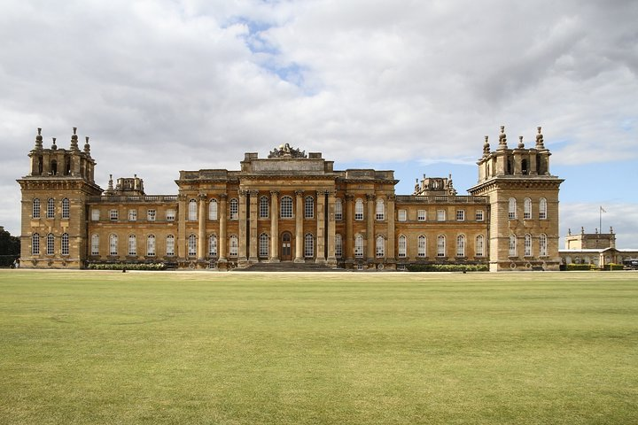 The beautiful Blenheim Palace, home to the Duke's of Malborough and birthplace of Sir Winston Churchill. 